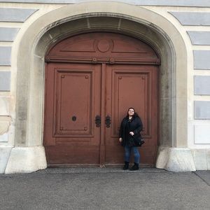 Meet your Posher, Casey